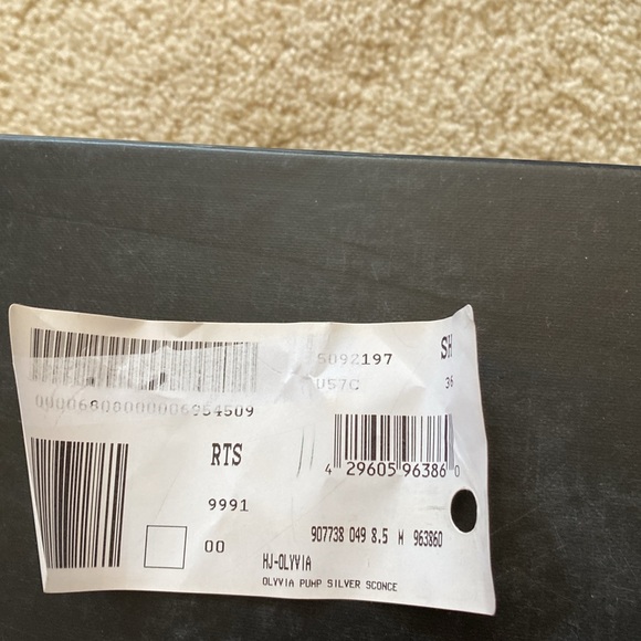 Selling never been worn Olivia pump silver sconce. 8.5 heel approx 3.5 - Picture 4 of 4